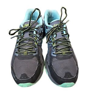 Women's running shoes